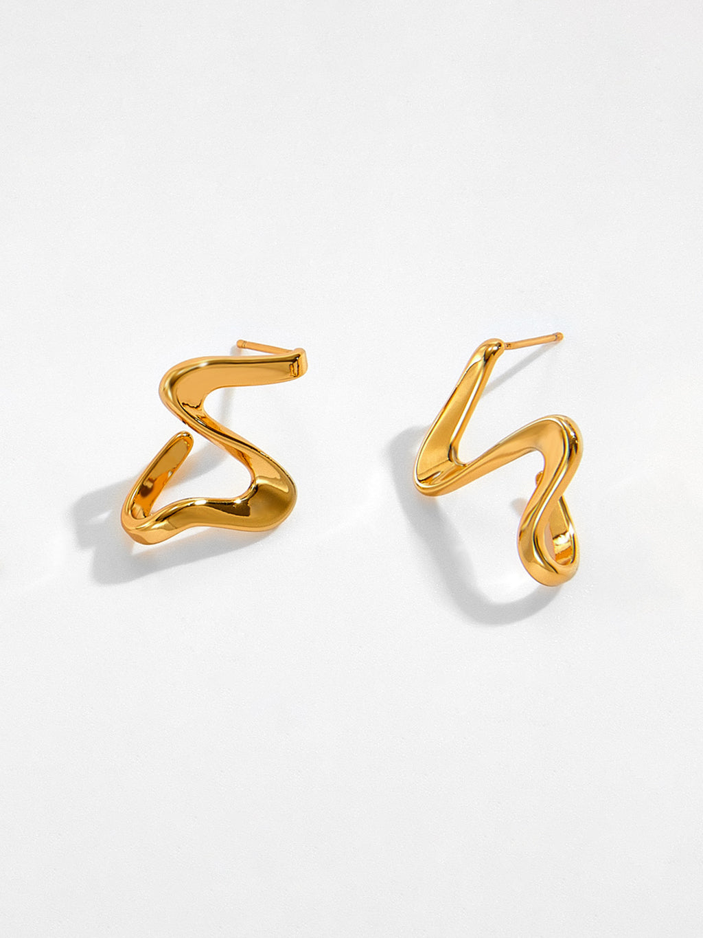 Chunky Wavy Stud Ohrringe