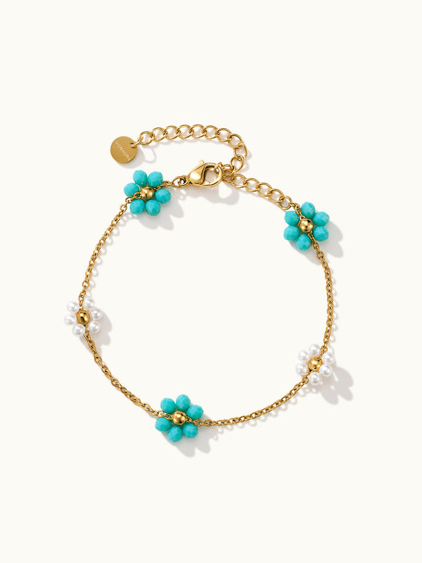Sunlit Daisy Flowers With Pearl Armband
