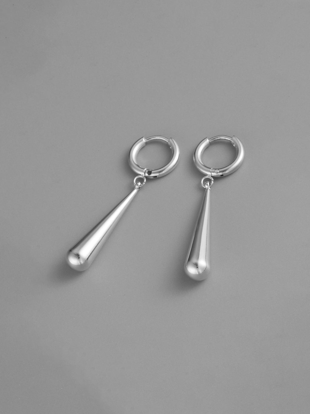Long Teardrop Hoop  Ohrringe