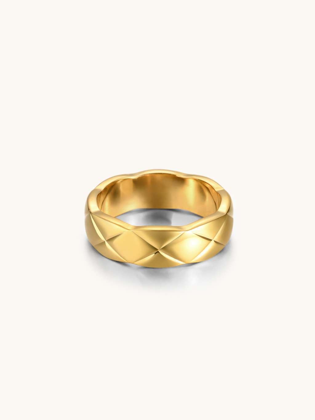 Elegant Crisscross Gold Ring